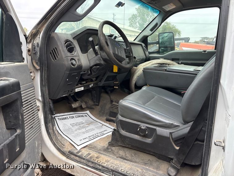 image for item ET7363 2014 Ford F550 truck cab and chassis
