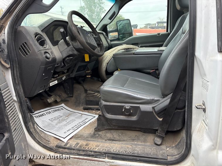 image for item ET7363 2014 Ford F550 truck cab and chassis