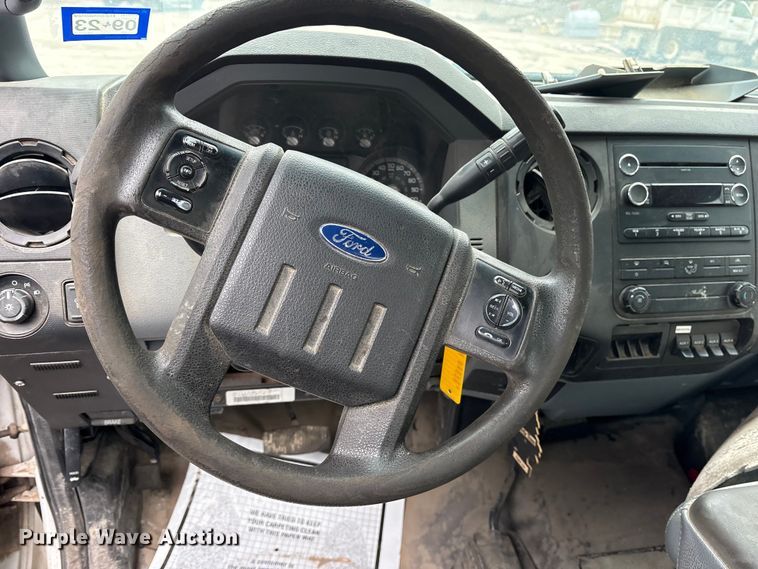 image for item ET7363 2014 Ford F550 truck cab and chassis