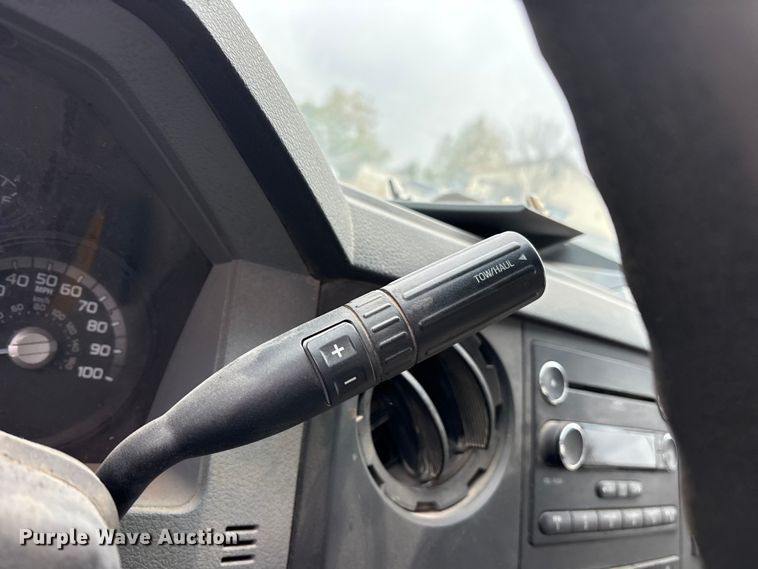 image for item ET7363 2014 Ford F550 truck cab and chassis