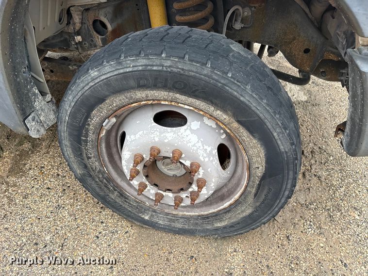image for item ET7363 2014 Ford F550 truck cab and chassis