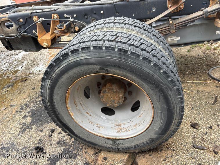 image for item ET7363 2014 Ford F550 truck cab and chassis