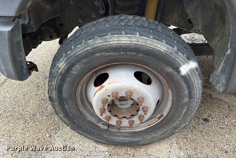 image for item ET7363 2014 Ford F550 truck cab and chassis