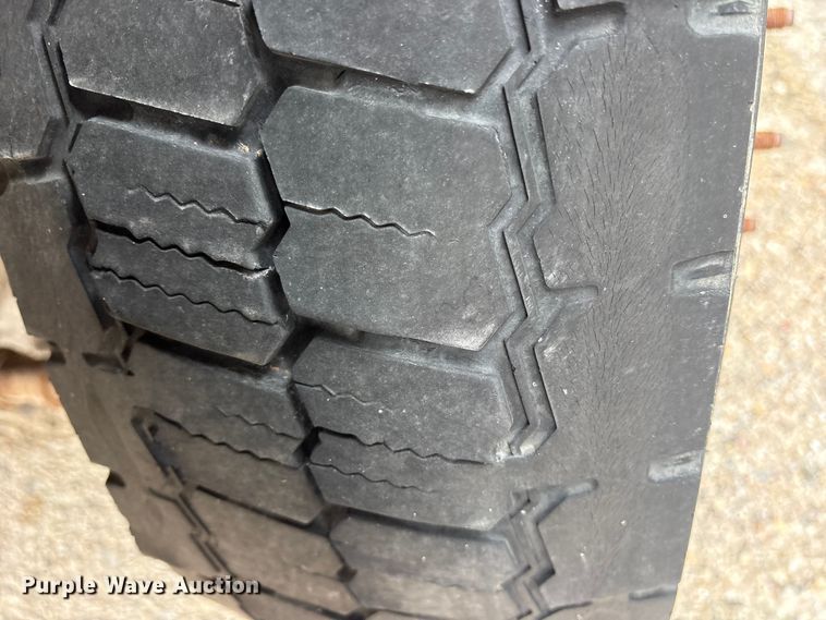 image for item ET7363 2014 Ford F550 truck cab and chassis