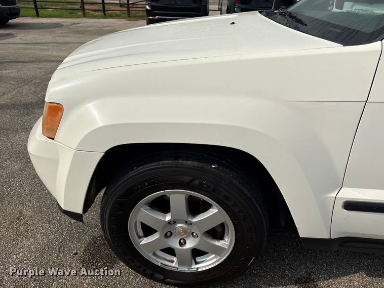 image for item EU0760 2008 Jeep Grand Cherokee SUV