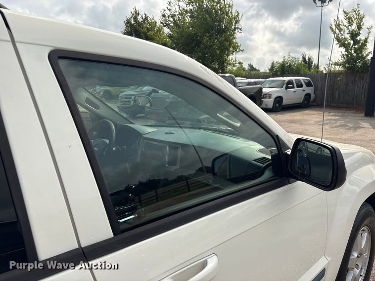 image for item EU0760 2008 Jeep Grand Cherokee SUV