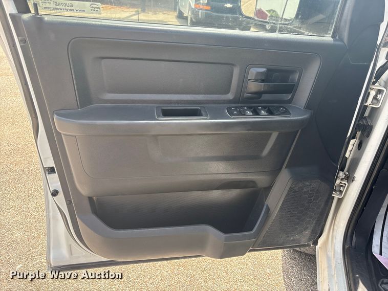 image for item EU0765 2012 Dodge Ram 3500 Crew Cab pickup truck
