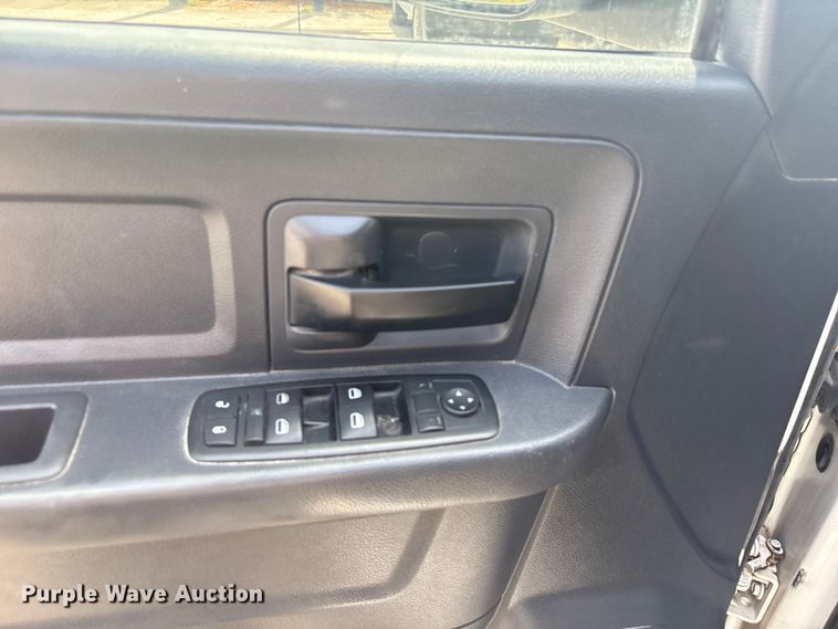 image for item EU0765 2012 Dodge Ram 3500 Crew Cab pickup truck