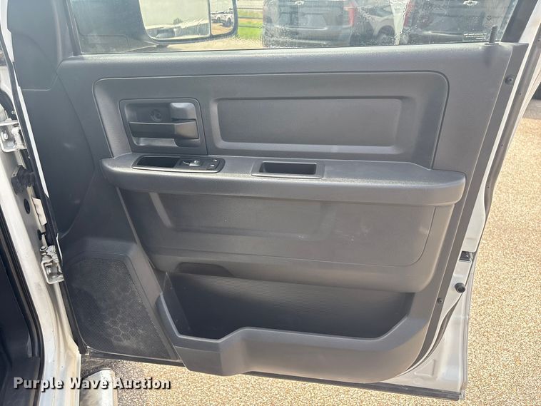 image for item EU0765 2012 Dodge Ram 3500 Crew Cab pickup truck