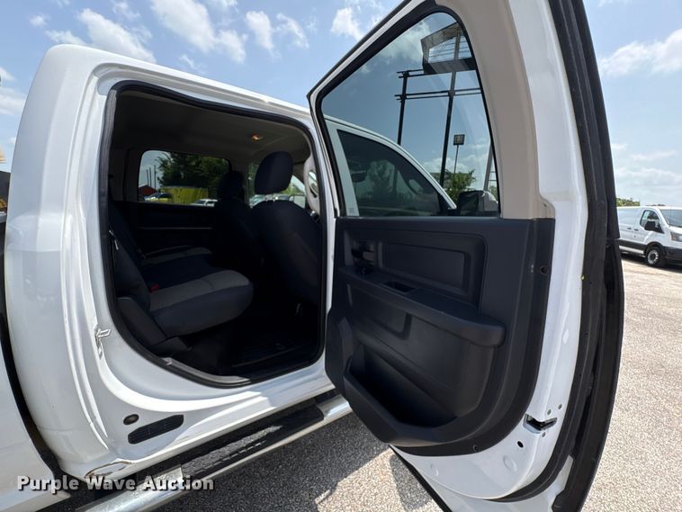 image for item EU0765 2012 Dodge Ram 3500 Crew Cab pickup truck