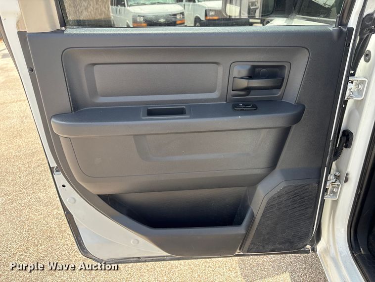 image for item EU0765 2012 Dodge Ram 3500 Crew Cab pickup truck