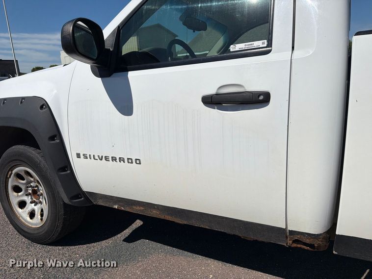 image for item EU0882 2009 Chevrolet Silverado 1500 pickup truck