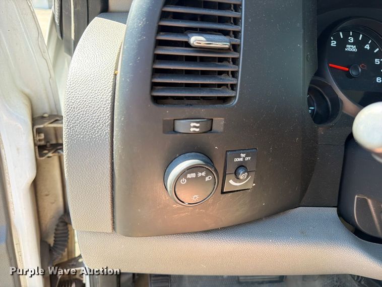 image for item EU0882 2009 Chevrolet Silverado 1500 pickup truck
