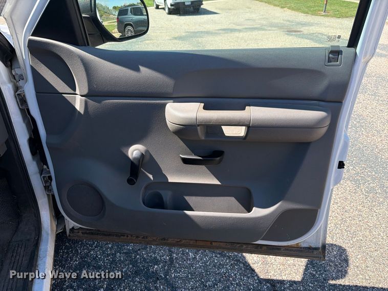 image for item EU0882 2009 Chevrolet Silverado 1500 pickup truck