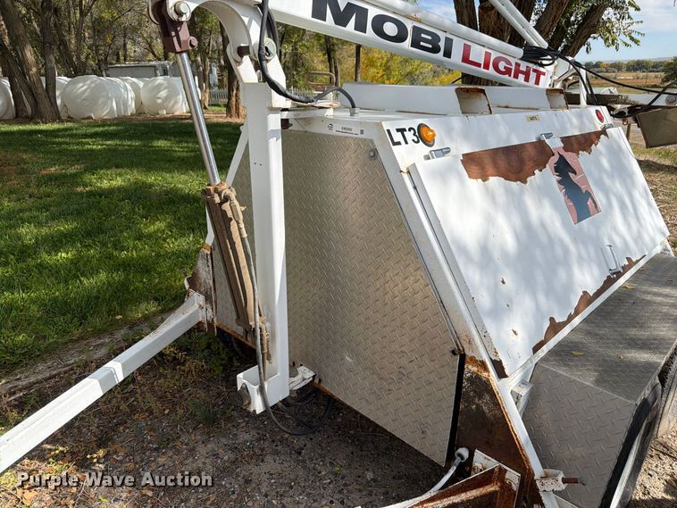 image for item EW2252 2006 Mobilight light plant