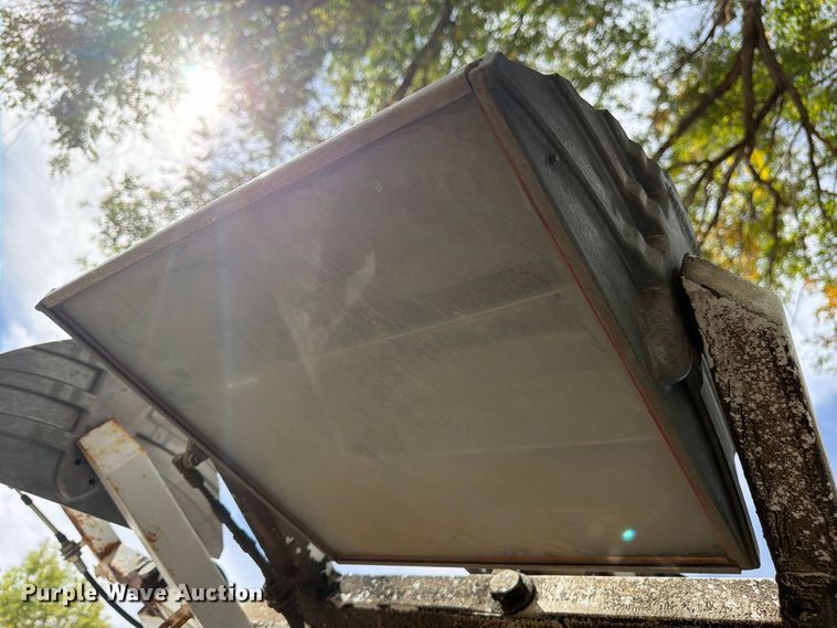 image for item EW2252 2006 Mobilight light plant