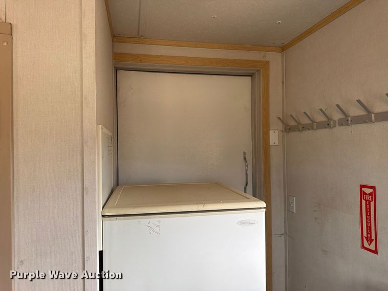image for item EW2255 2005 Travco Office skid mounted office