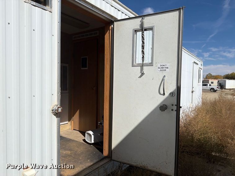 image for item EW2256 Skid mounted living quarters