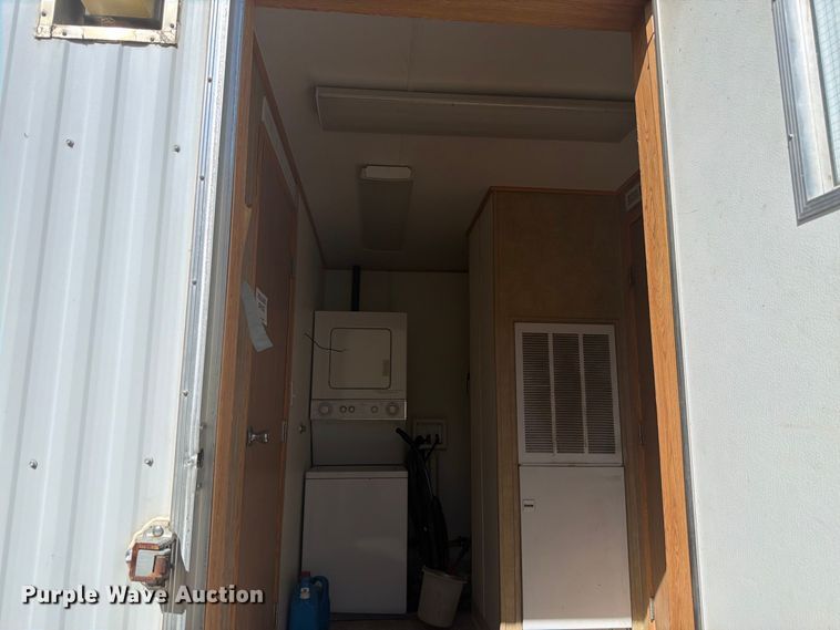 image for item EW2256 Skid mounted living quarters
