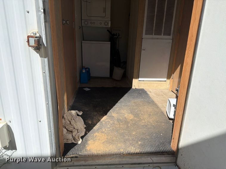 image for item EW2256 Skid mounted living quarters