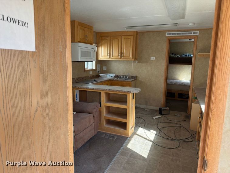 image for item EW2256 Skid mounted living quarters
