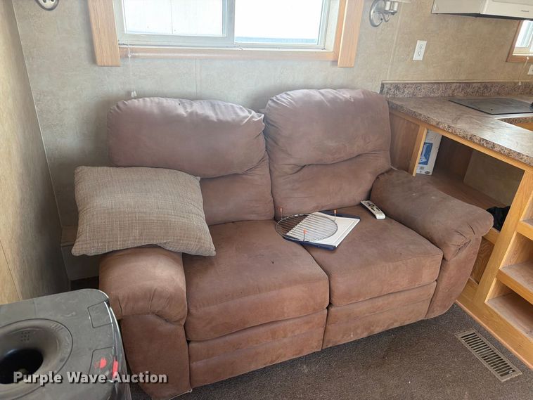 image for item EW2256 Skid mounted living quarters