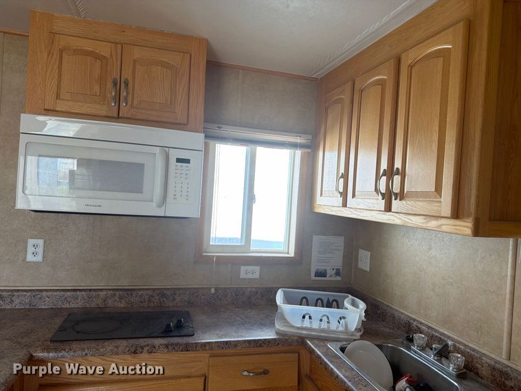 image for item EW2256 Skid mounted living quarters
