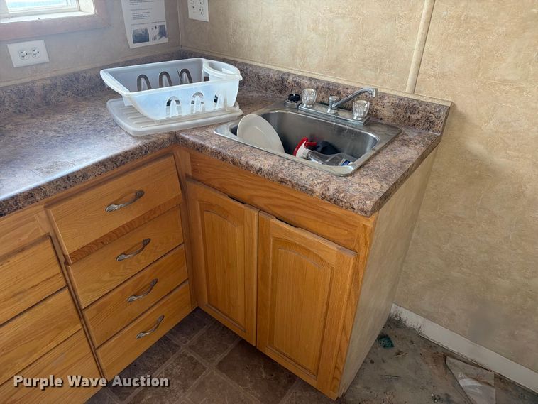 image for item EW2256 Skid mounted living quarters