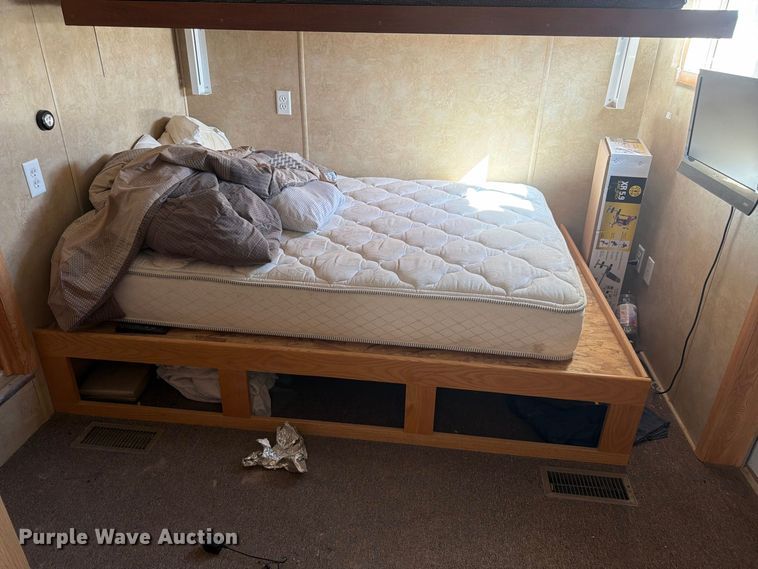 image for item EW2256 Skid mounted living quarters