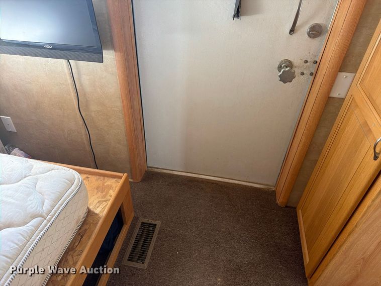 image for item EW2256 Skid mounted living quarters