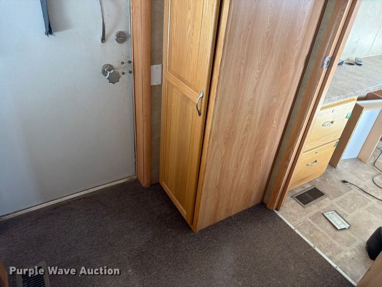 image for item EW2256 Skid mounted living quarters