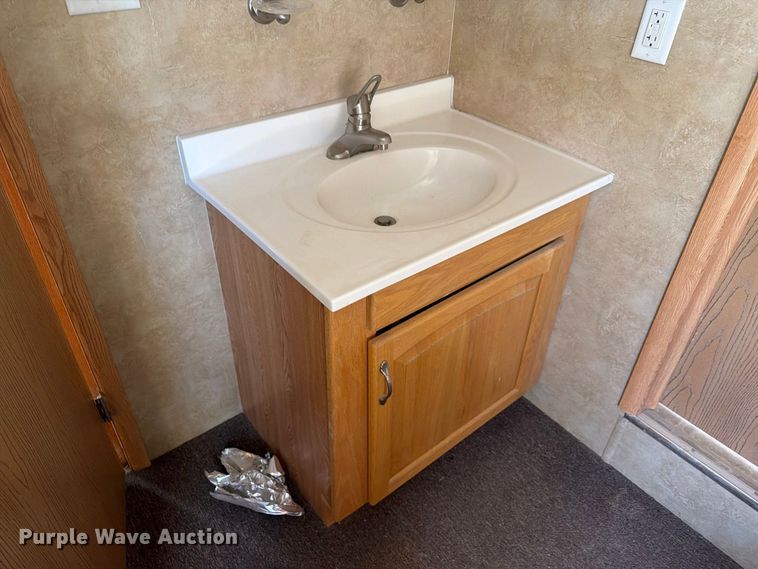 image for item EW2256 Skid mounted living quarters