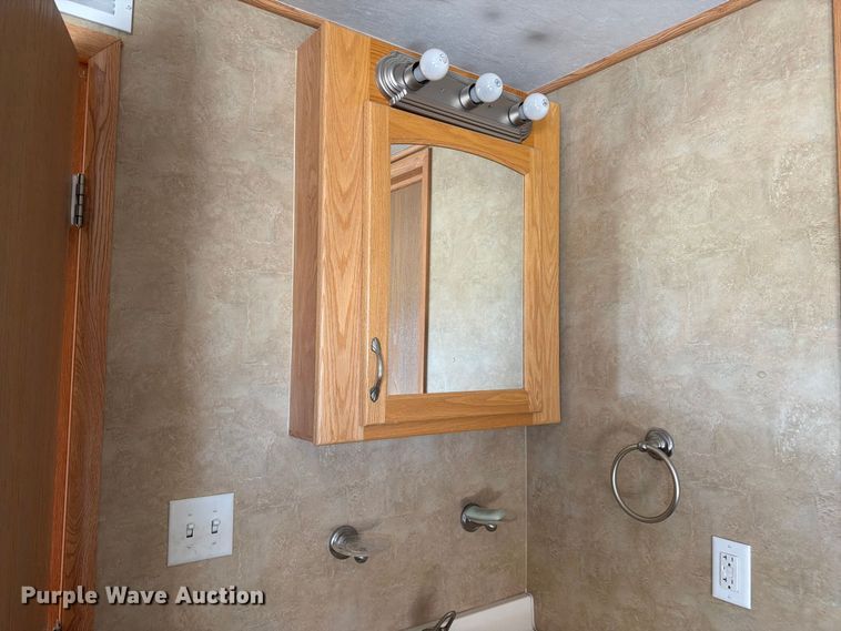image for item EW2256 Skid mounted living quarters