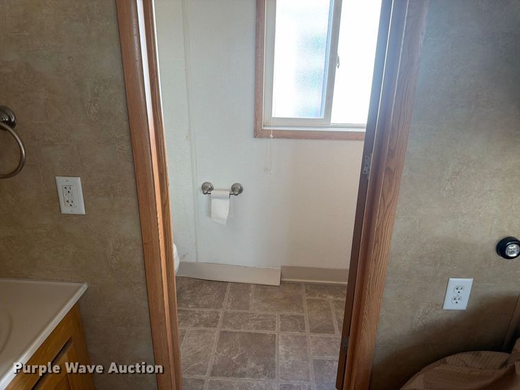 image for item EW2256 Skid mounted living quarters