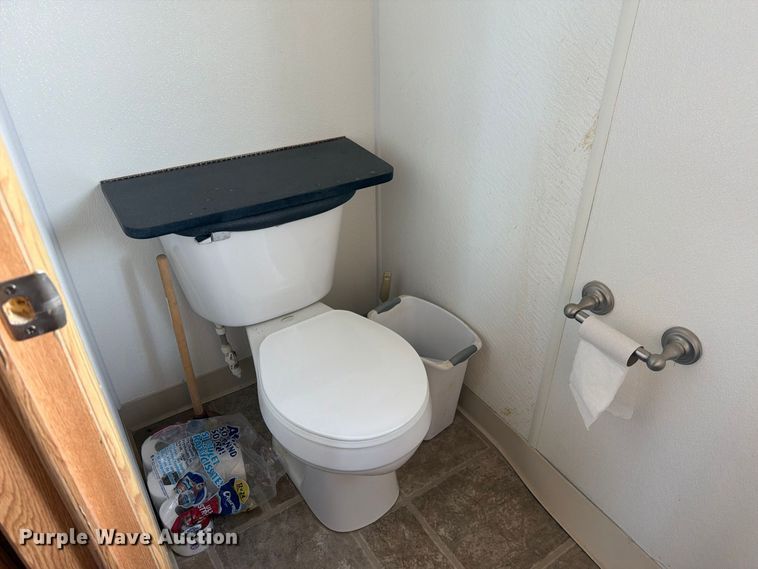 image for item EW2256 Skid mounted living quarters