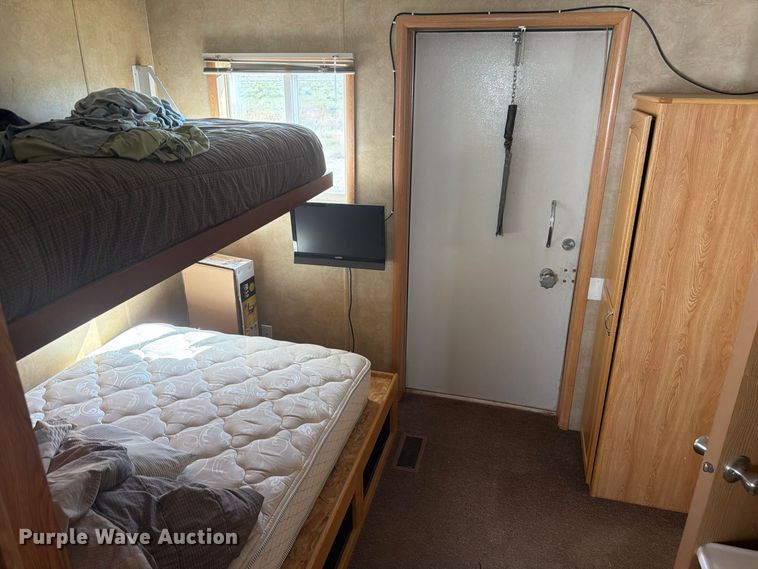 image for item EW2256 Skid mounted living quarters