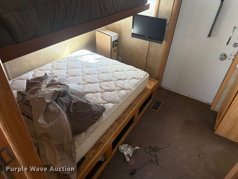 image for item EW2256 Skid mounted living quarters