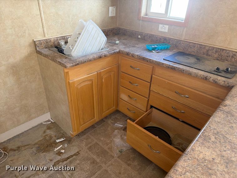 image for item EW2256 Skid mounted living quarters