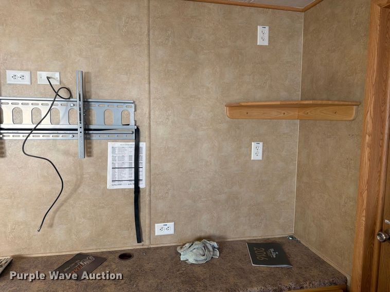 image for item EW2256 Skid mounted living quarters