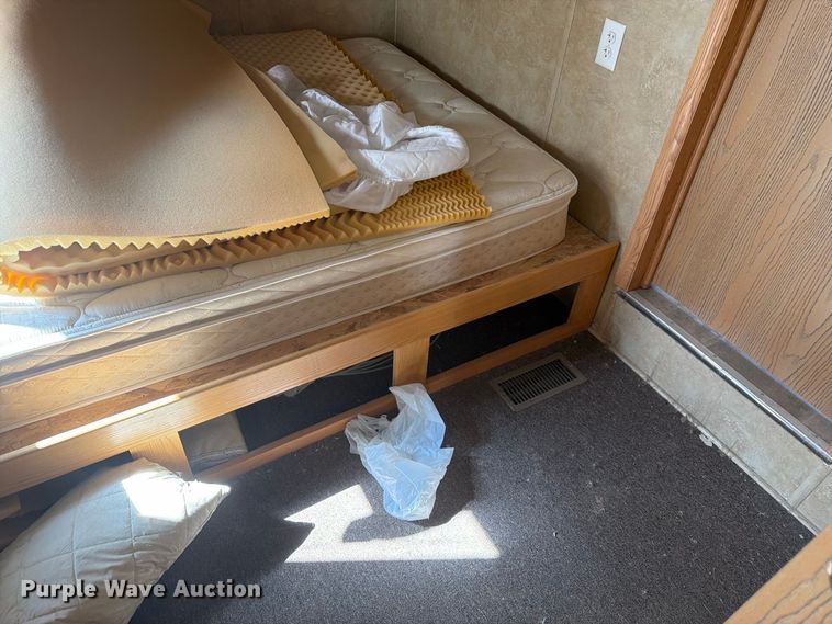 image for item EW2256 Skid mounted living quarters