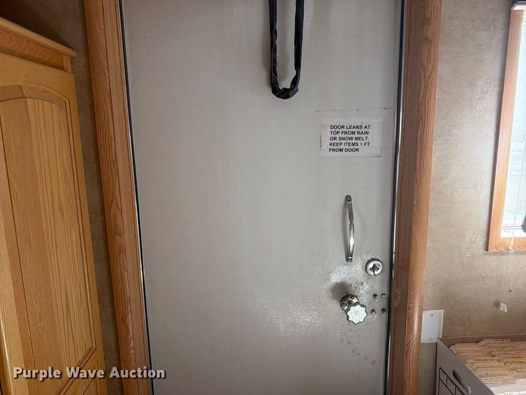 image for item EW2256 Skid mounted living quarters