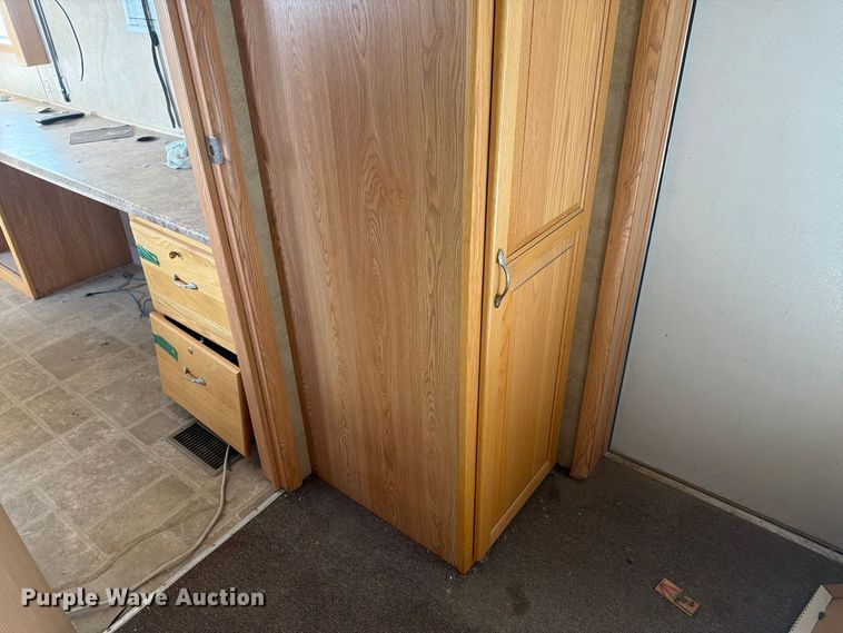 image for item EW2256 Skid mounted living quarters