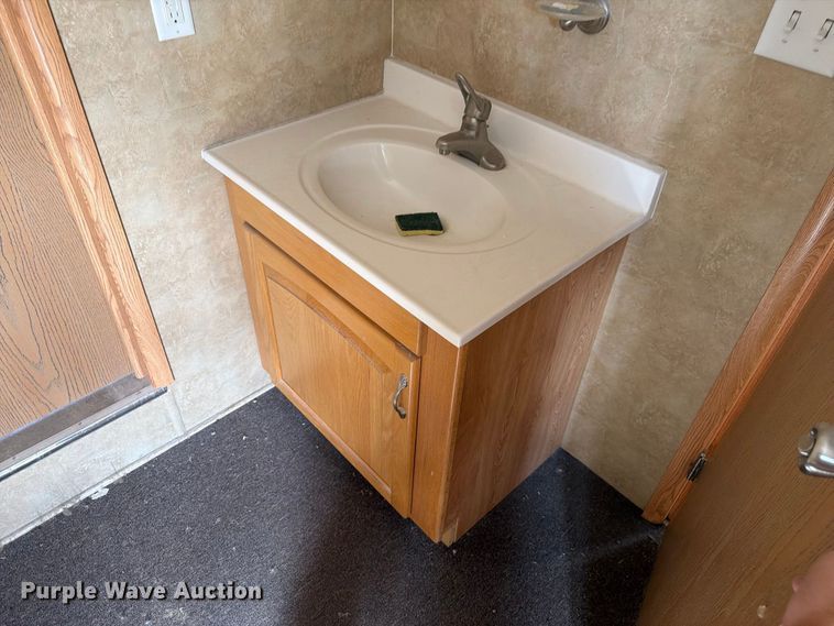 image for item EW2256 Skid mounted living quarters