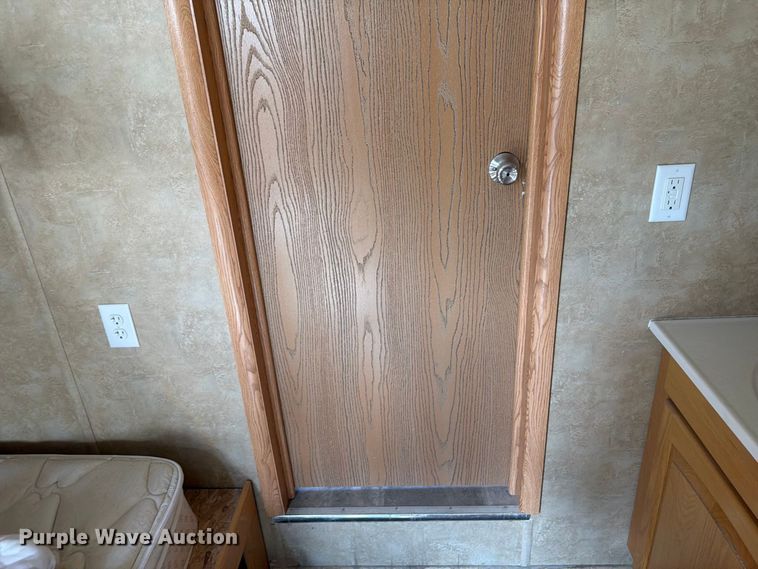 image for item EW2256 Skid mounted living quarters