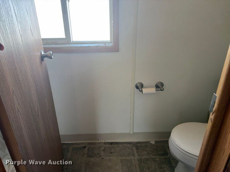 image for item EW2256 Skid mounted living quarters