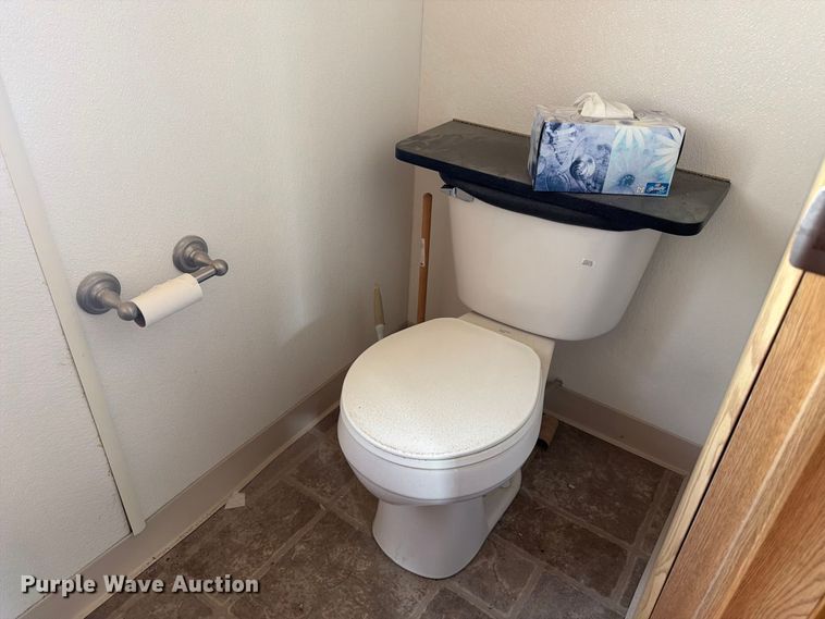 image for item EW2256 Skid mounted living quarters