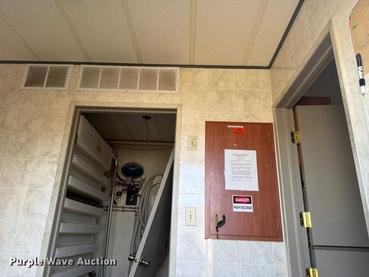 image for item EW2257 Roadway Trailers Wellsite skid mounted living quarters