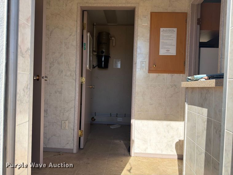 image for item EW2259 Auburn skid mounted living quarters