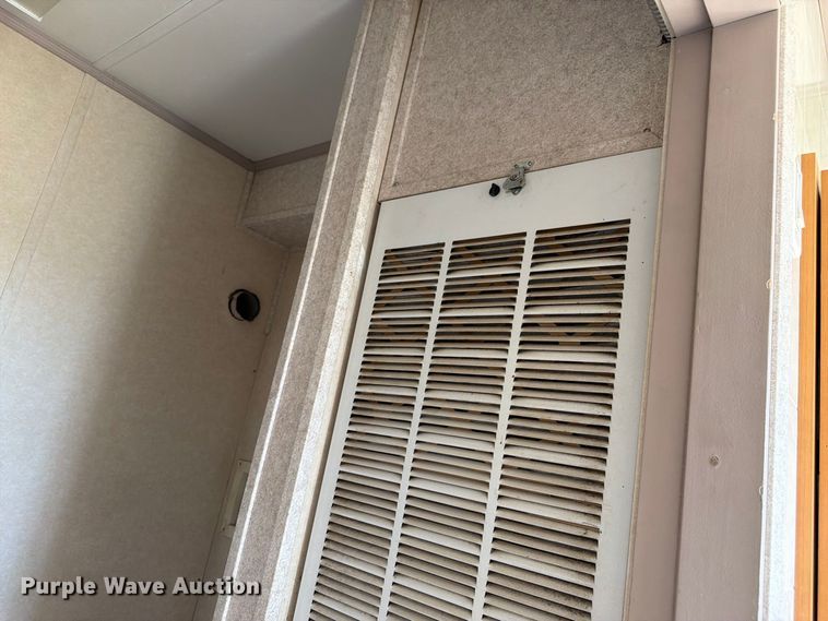 image for item EW2259 Auburn skid mounted living quarters