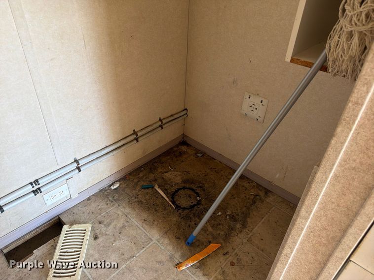 image for item EW2259 Auburn skid mounted living quarters